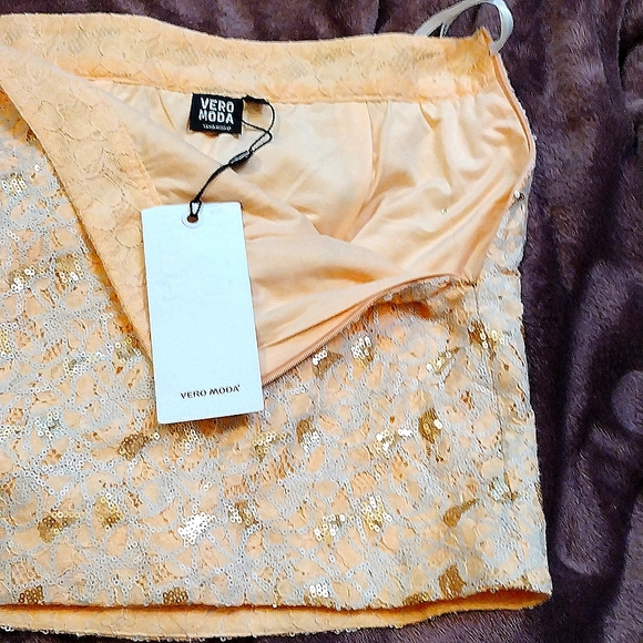 NWT 4/$20 Vero Moda peach lace & sequined short skirt-4/6 - Picture 4 of 7